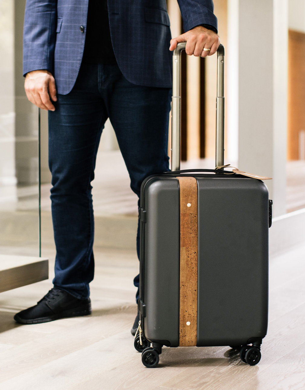 LUXURY CARRY ON LUGGAGE FOR MEN